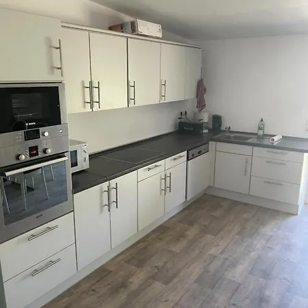 Apartment Ferienzimmer Mit Zwei Einzelbetten Und Gemeinschaftkueche Warnow (Rostock)