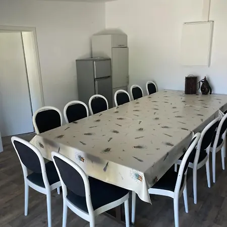 Ferienzimmer Mit Zwei Einzelbetten Und Gemeinschaftkueche Warnow (Rostock)